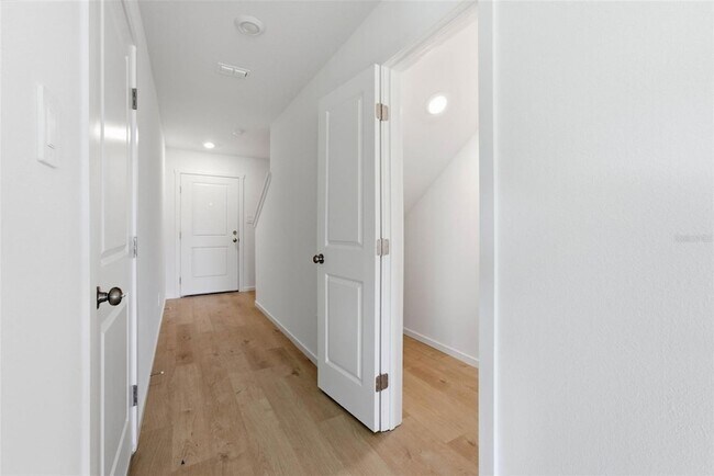 Building Photo - 1557 Plank Pl