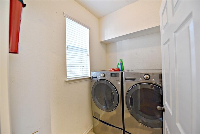 Building Photo - 1805 Copper Breaks Ln