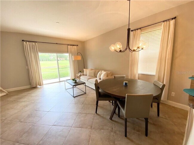 Building Photo - SUPER LOCATION FOR THIS 2 story 3 bdrm TOWNHOUSE!!