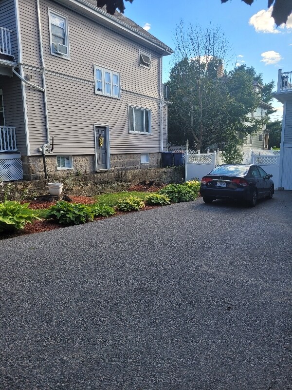 Building Photo - 107 Ash St