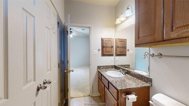 Building Photo - 332 Forest Dr Loop