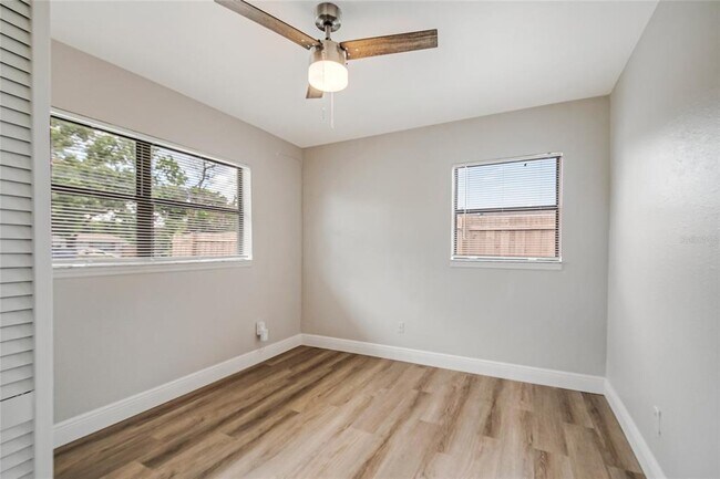 Building Photo - 211 Woodmere Blvd