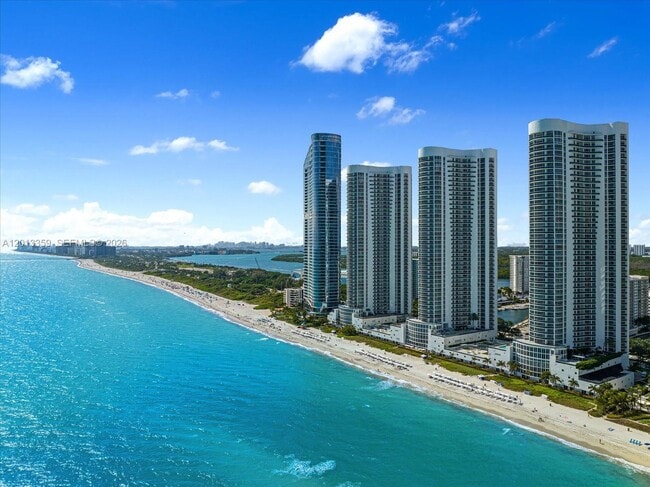 Building Photo - 15811 Collins Ave