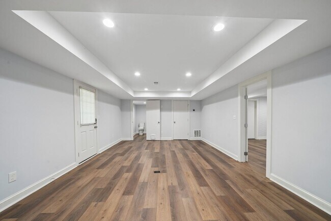 Building Photo - 5 Bedroom Two Story Colonial Home in Walton HS District