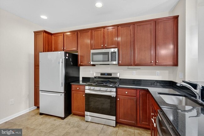 Building Photo - 42563 Highgate Terrace