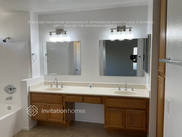 Building Photo - 8049 Streamside Ct