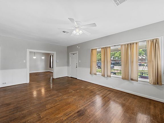 Building Photo - Charming 1924 Corner-Lot Home with Original Character and Modern Comforts