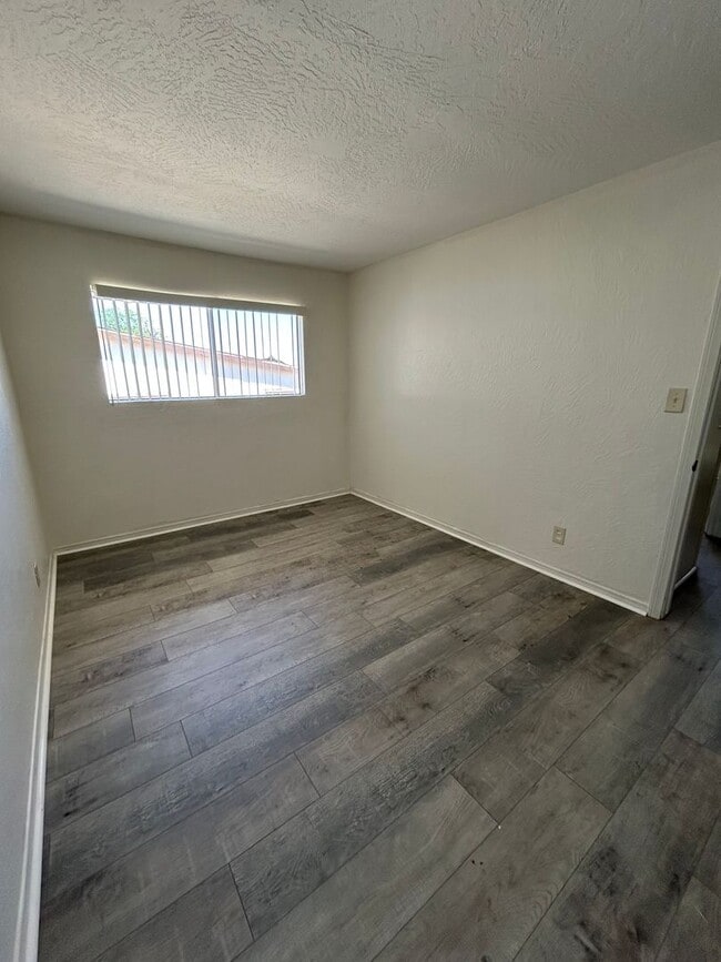 Building Photo - 759