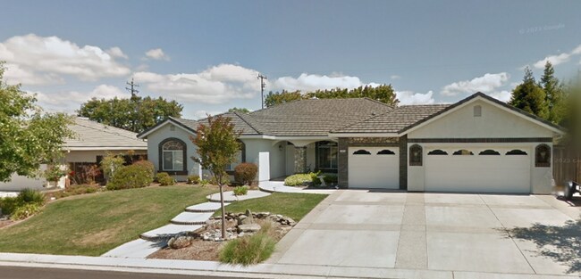 Primary Photo - 4 Bedroom 2.5 Bath Single Family Home