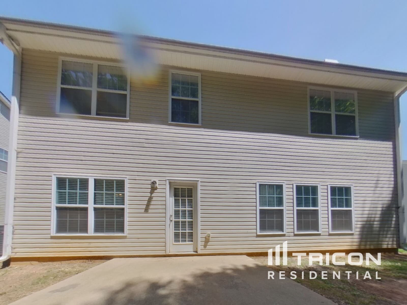 Building Photo - 359 Oakhaven Way