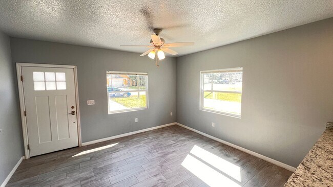 Building Photo - Beautiful 2020 Built 3 BD/2 BA Home in DeL...