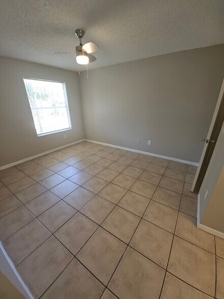 Building Photo - 4658 Commander Dr