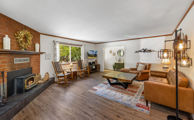 Building Photo - 54700 S Circle Dr