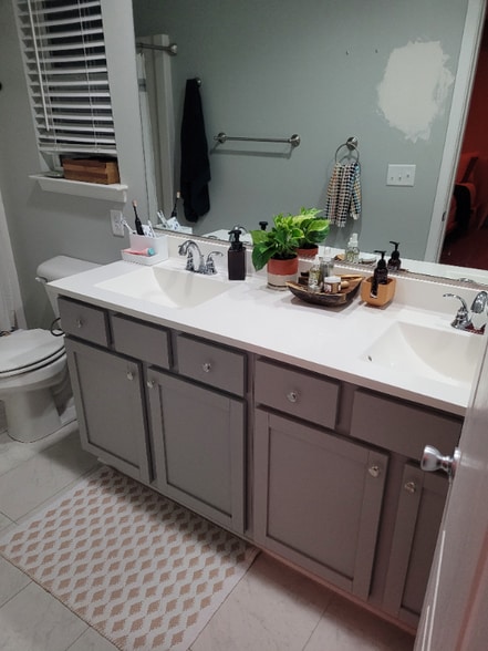 Building Photo - 327 Webster St