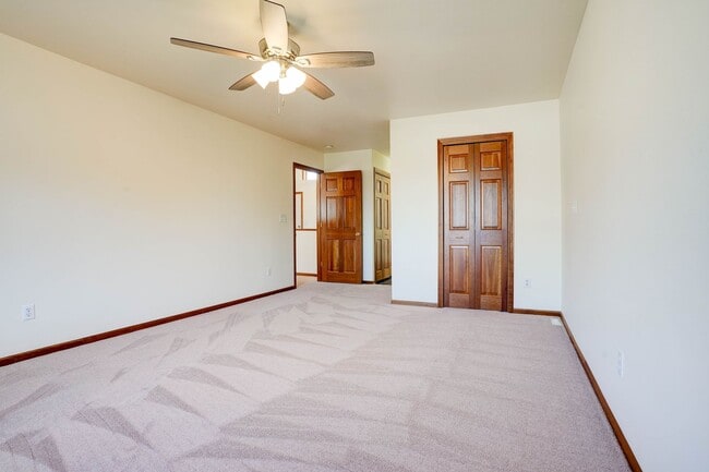 Building Photo - 11-11 Redtail Ct