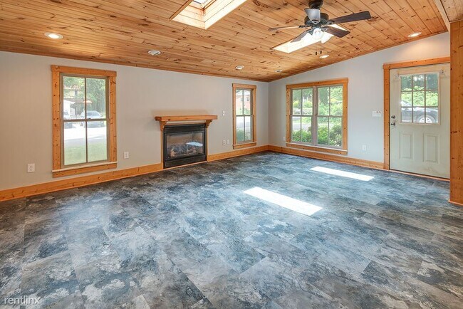 Primary Photo - 2 br, 2 bath House - 45 Short Street 1