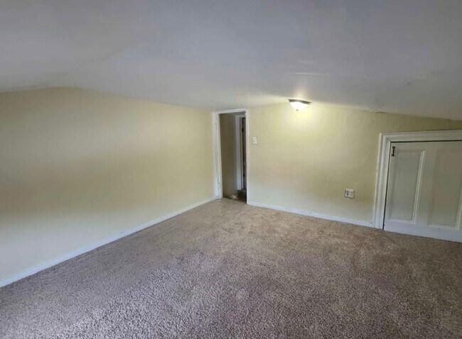 Building Photo - 274 S Loudon Ave