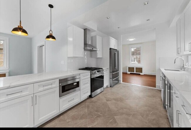 Building Photo - 70 Normandy Rd