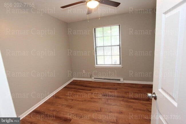 Building Photo - 207 Hampshire Rd