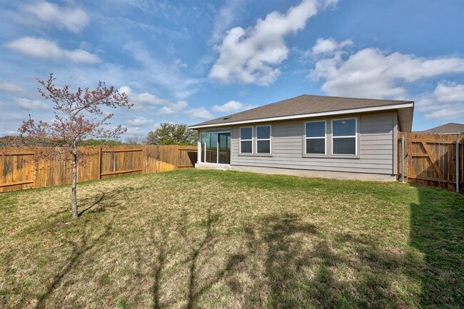 Building Photo - 809 Russet Rock Dr