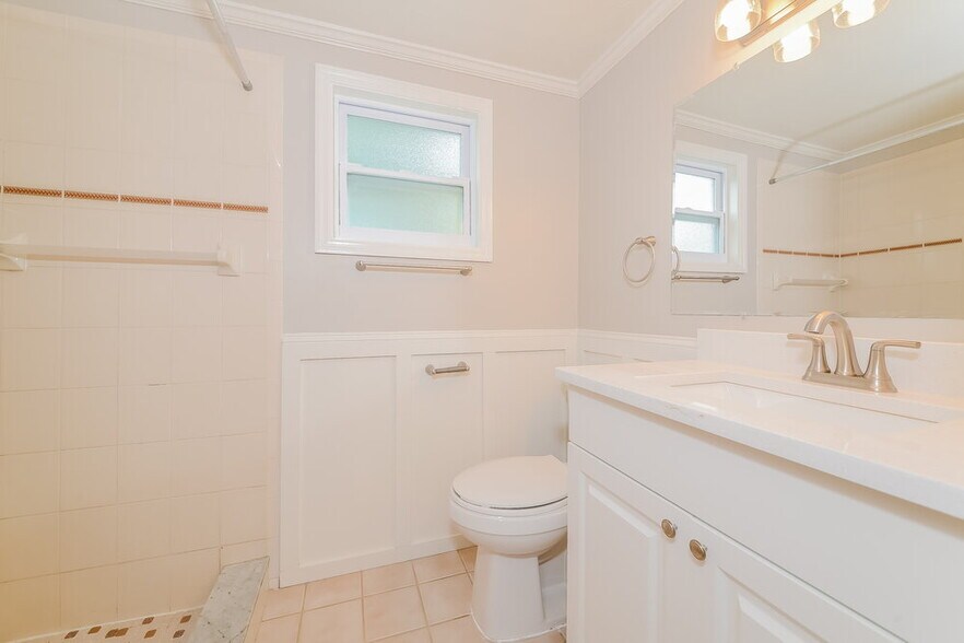 Building Photo - 5009 Silk Oak Dr