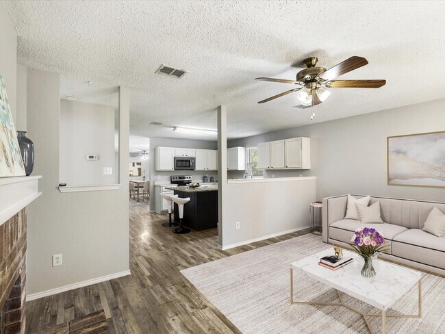 Building Photo - 8212 Canoe Ridge Ln