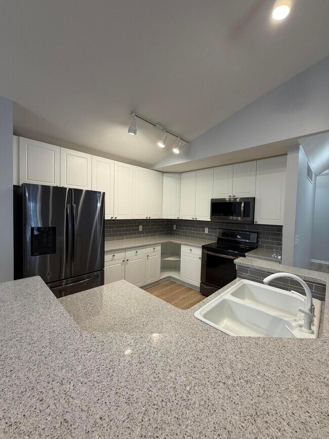 Building Photo - 7774 S Essex Gate Dr