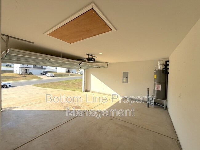 Building Photo - 249 Caley St