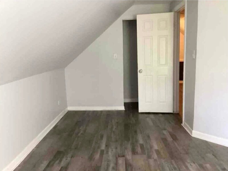 Building Photo - 8423 S Muskegon Ave