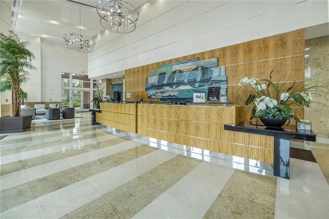 Building Photo - 400 Beach Dr NE