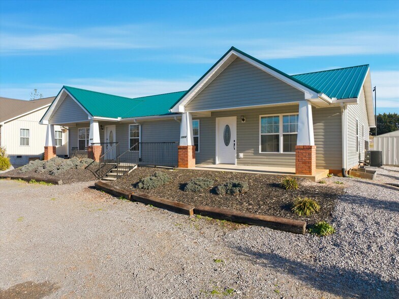 Building Photo - 1912 Laurel Ln