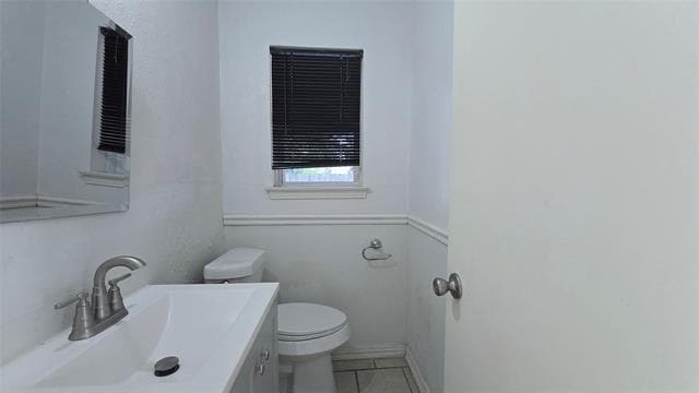 Building Photo - 620 Royal Crest Dr