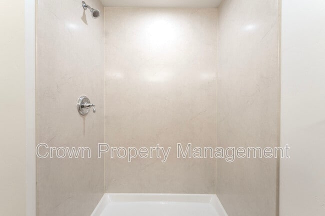 Building Photo - 68 Legend Trail