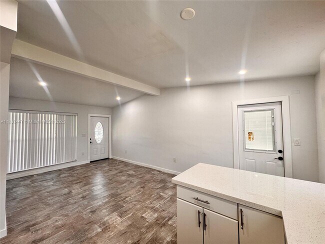 Building Photo - 3501 SW 41st St
