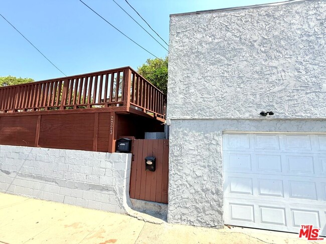Building Photo - 2723 Ballard St
