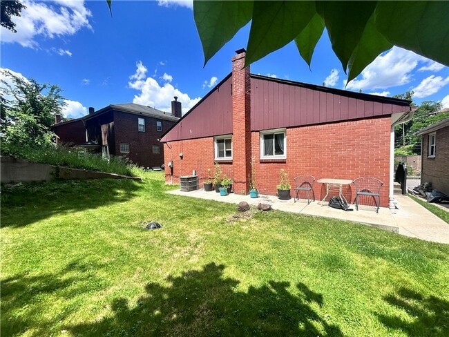 Building Photo - 3715 Beechwood Blvd