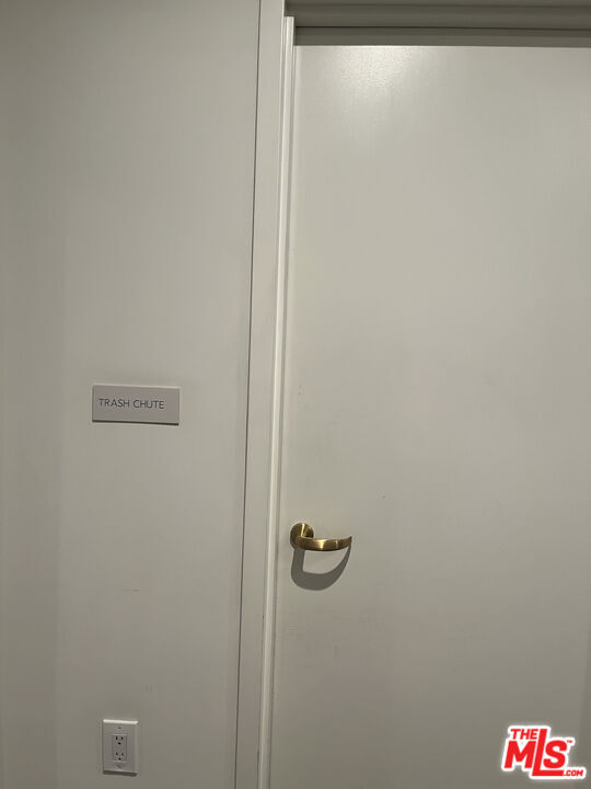 Building Photo - 889 Francisco St