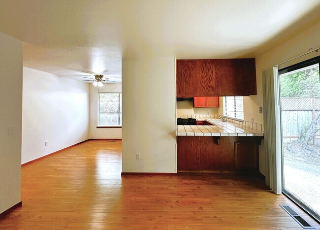 Building Photo - 2314 Sierra Creek Cir