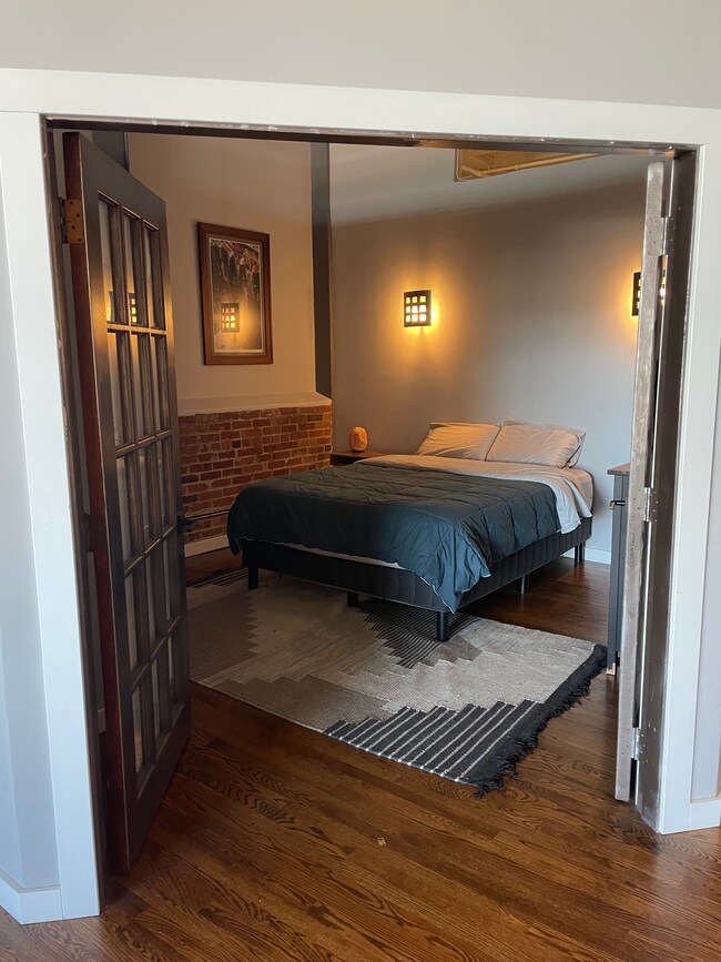 Secondary Bedroom - 2000 Arapahoe St