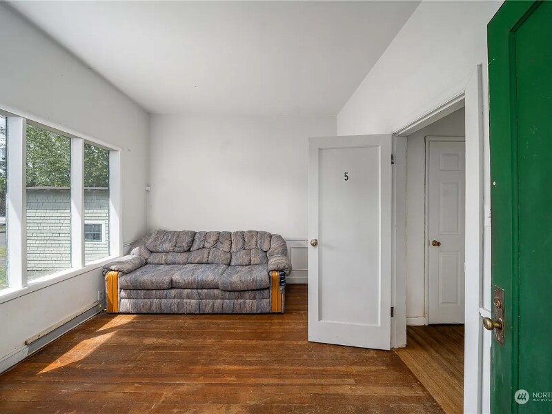 Building Photo - 403 N 3rd St