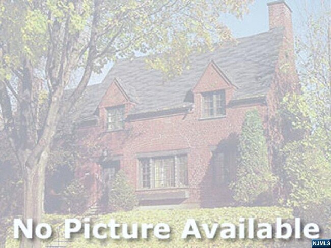 Building Photo - 504 1st St