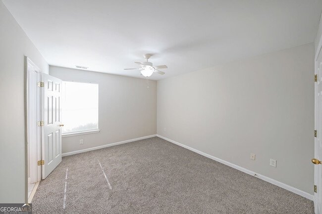 Building Photo - 703 Stonehaven Cir