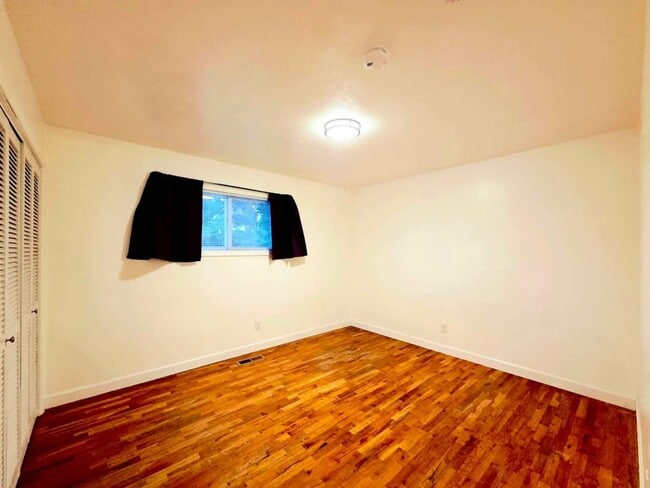 Building Photo - Large 4 Bed, 2 Bath in Desirable East Wenatchee!