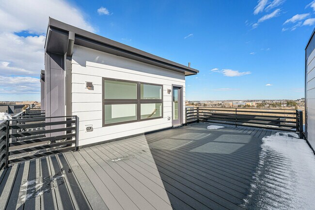 Building Photo - 2663 Nicholas Wy