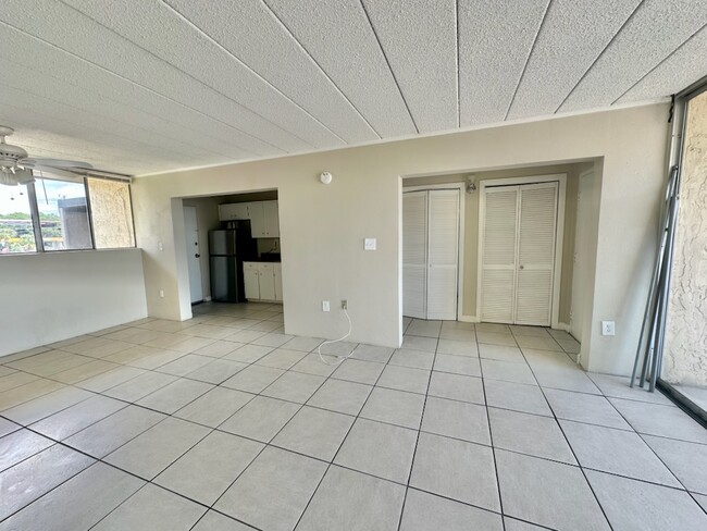 Building Photo - 300 Miracle Strip Pkwy SW