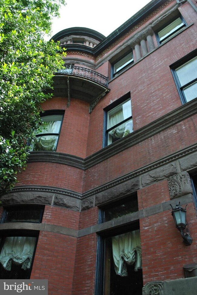 Building Photo - 1633 16th St NW