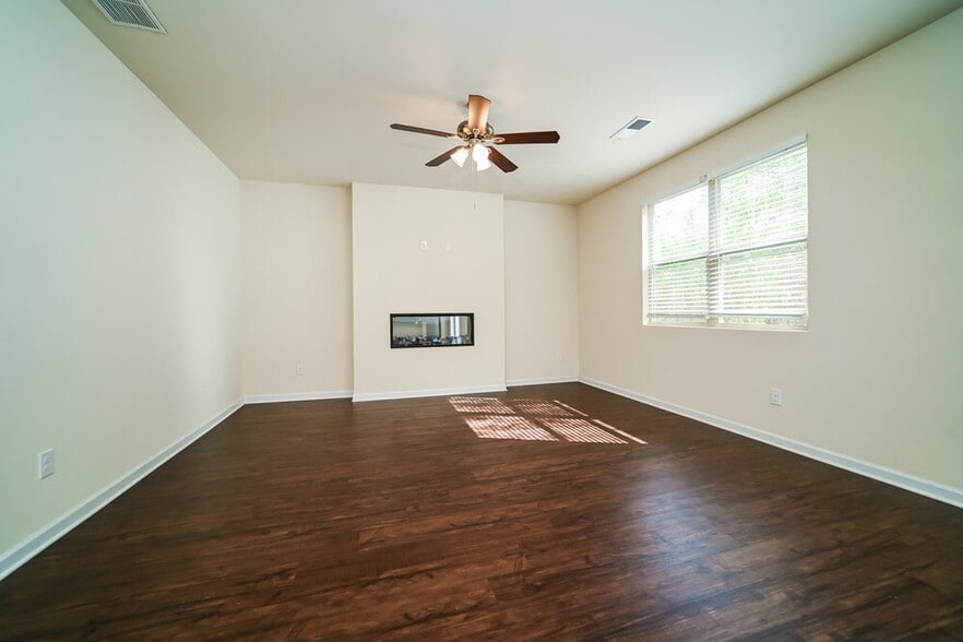 Building Photo - 504 Overo Dr