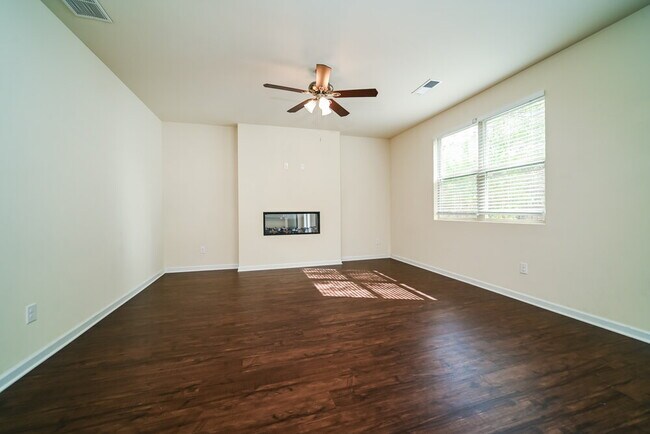 Building Photo - 504 Overo Dr