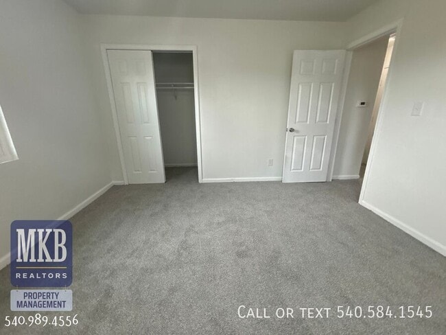 Building Photo - 1227 Ruddell Rd