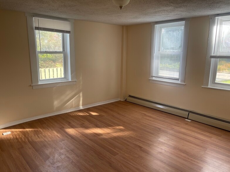 Building Photo - 19 Alton Bradford Rd